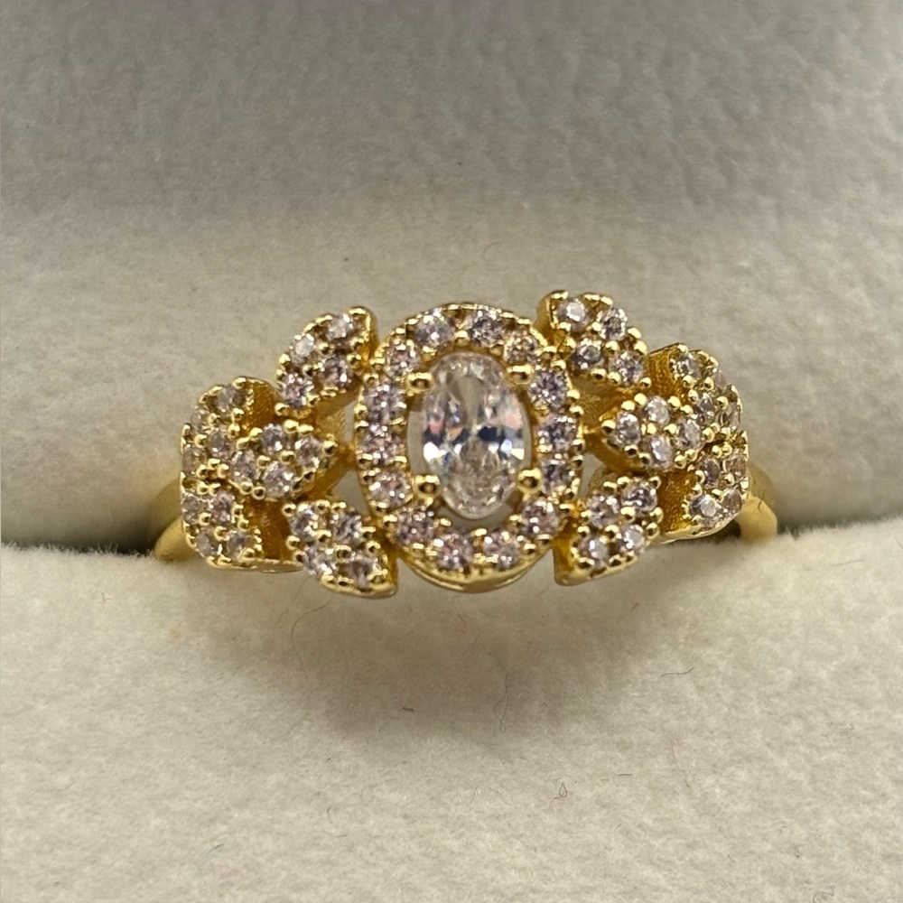 Vintage Style CZ Gold plated Brass Ring size 7.25